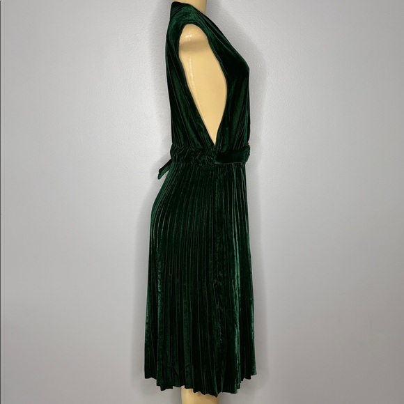 & Other Stories Stocholm Atelier Green Velvet Pleated V-Neck Belted Dress Size 8 - Picture 5 of 9